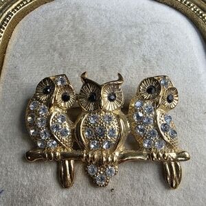 Vintage Goldtone Owl Brooch with Crystals